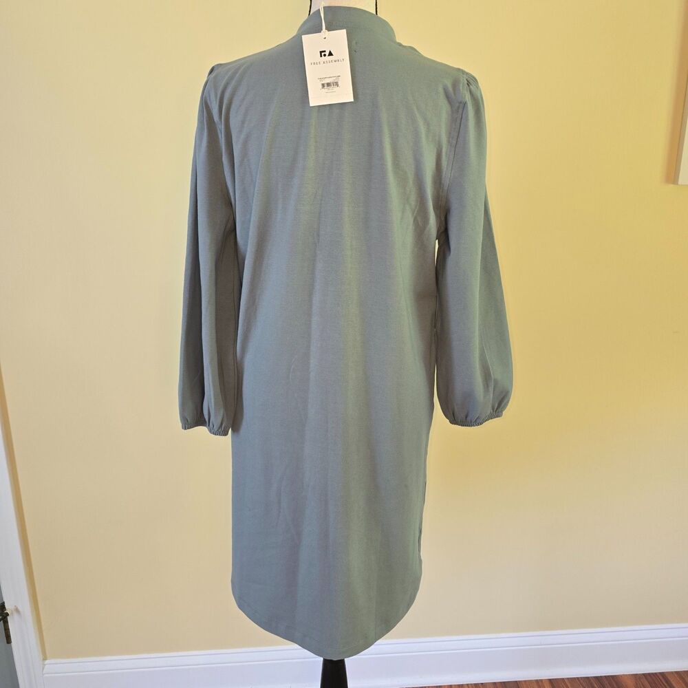 NWT Free Assembly Blousant Sleeve Split V Mini Dress Green Size Medium - Picture 3 of 9